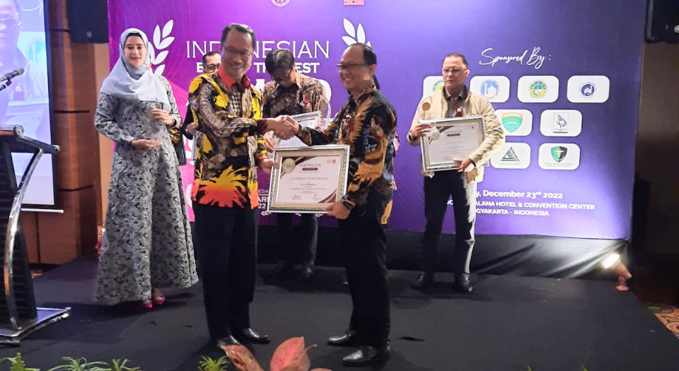 RSUD Arjawinangun Raih Penghargaan dalam Ajang Indonesian Best of The Best Award 2022