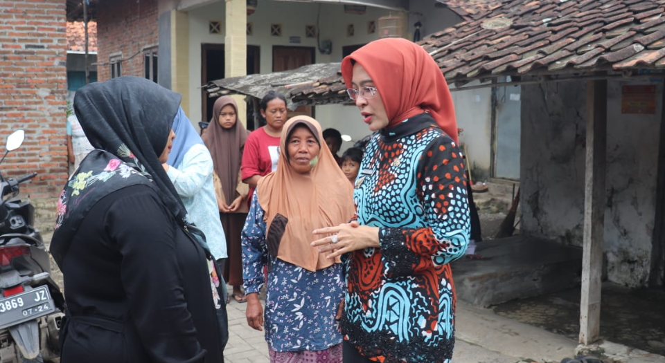 Wabup Cirebon Kunjungi Desa Sibubut Kecamatan Gegesik, Lakukan Sosialisasi Stunting dan Tinjau Langsung Kondisi Rutilahu