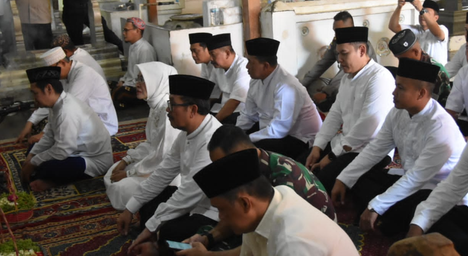 Napak Tilas dan Ziarah ke Makam Wali, Awali Rangkaian Peringatan Hari Jadi ke-541 Kabupaten Cirebon Tahun 2023 Sesi Kedua