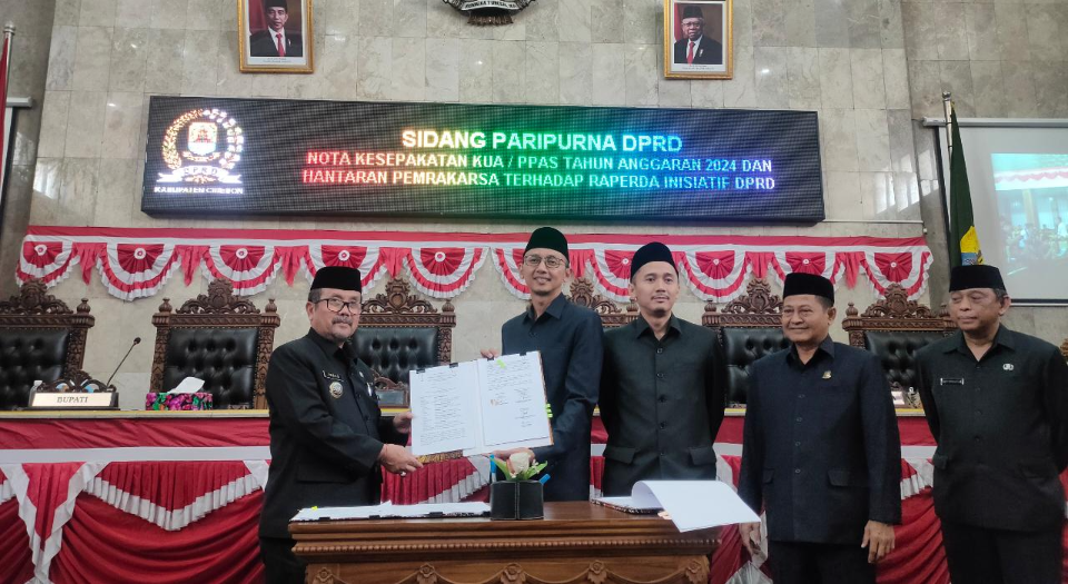 Bupati Cirebon dan DPRD Tandatangani Persetujuan Bersama KUA/PPAS APBD 2024