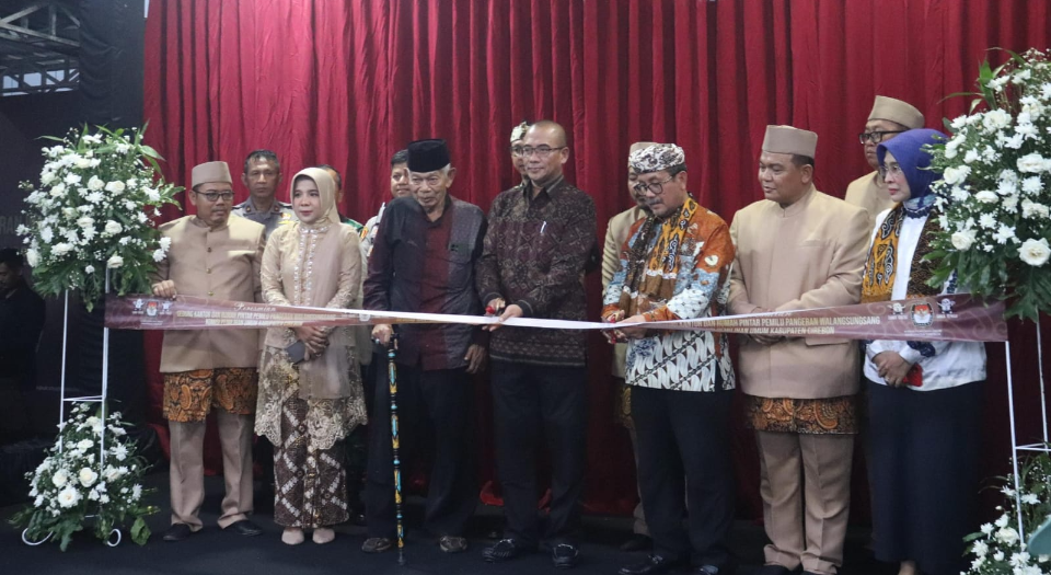 Hadiri Peresmian Gedung KPU Kabupaten Cirebon, Bupati Imron: Semoga Hajat Pemilu Berjalan dengan Baik