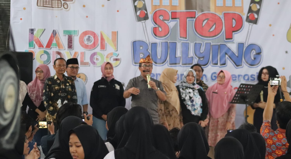 Sosialisasi “Stop Bullying” di Tingkat Sekolah, Bupati Imron: Bahayanya Sangat Besar